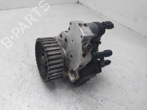 Used Injection pump RENAULT SCÉNIC II (JM0/1_) [2003-2010]  31800079