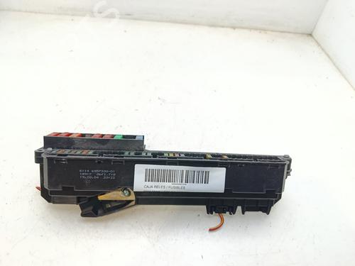 Used Fuse box Fuse box 37170661 37170661