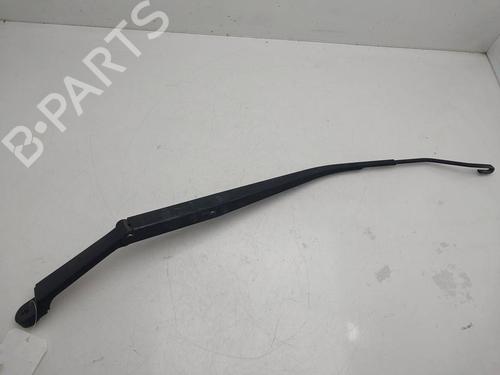 Used Front windshield wiper arm Front windshield wiper arm 39099978 39099978