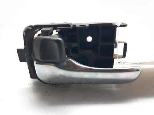 Used Front left interior door handle NISSAN X-TRAIL I (T30) 2.2 Di 4x4 (114 hp) 12400592