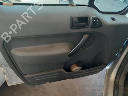 Fuse box FORD TOURNEO CONNECT 1.8 TDCi | BP15584310E1 