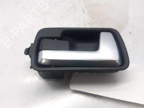 Venstre bagtil invendig håndtag LAND ROVER DISCOVERY III (L319) 2.7 TD 4x4 (190 hp) 6818485
