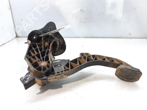 Used Clutch pedal Clutch pedal PEUGEOT 5008 II (MC_, MJ_, MR_, M4_) 1.5 BlueHDi 130 (MCYHZJ, MCYHZR, MCYHZX) (131 hp) 8915081 8915081
