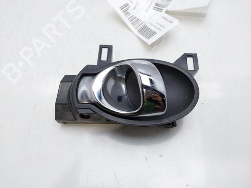 Used Front right interior door handle NISSAN JUKE (F15) 1.2 DIG-T (115 hp) 15352556