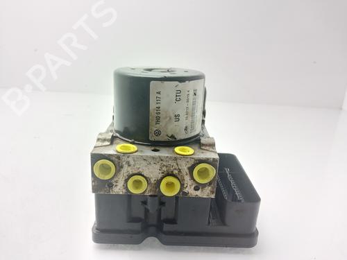 Used ABS pump ABS pump VW TRANSPORTER T5 Van (7HA, 7HH, 7EA, 7EH) 1.9 TDI (102 hp) 33892509 33892509