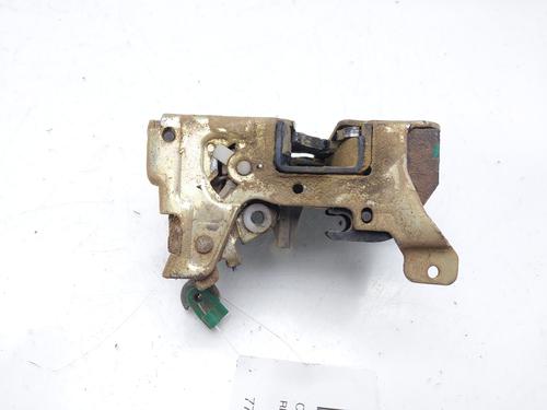 Serratura anteriore destra RENAULT RAPID Box Body/MPV (F40_, G40_) 1.9 D (F40R) (54 hp) 12526464