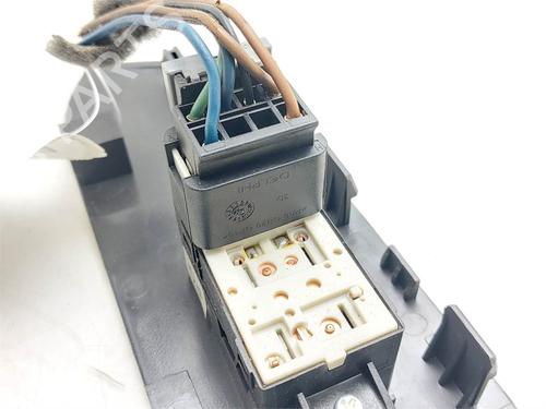 Right front window switch CHEVROLET CAPTIVA (C100, C140) 2.0 D | BP38648146I26 - Image 3