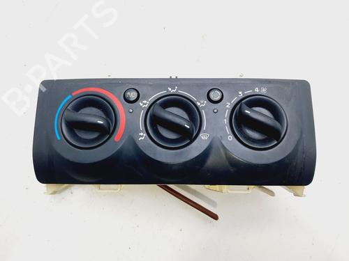 Panel klimatyzacji / ogrzewania RENAULT CLIO II (BB_, CB_) 1.2 (BB0A, BB0F, BB10, BB1K, BB28, BB2D, BB2H, CB0A,... 8200147160 |