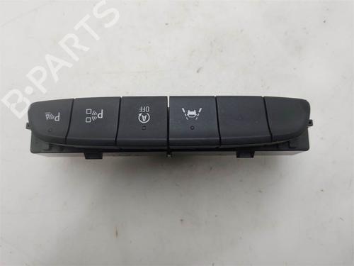 switch-opel-insignia-b-sports-tourer-z18-2017-38272758 main image