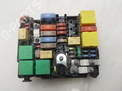 Used Fuse box Fuse box 37246806 37246806