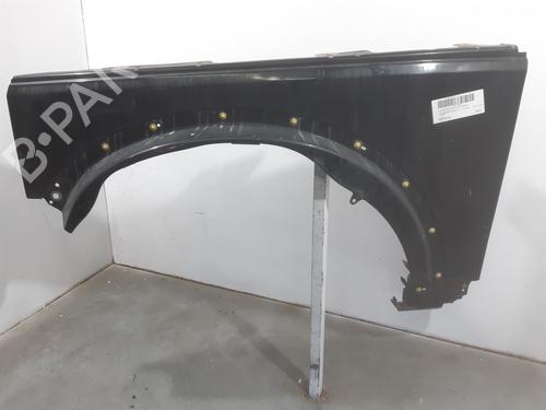 Used Left front fenders LAND ROVER DISCOVERY III (L319) 2.7 TD 4x4 (190 hp) 8619522