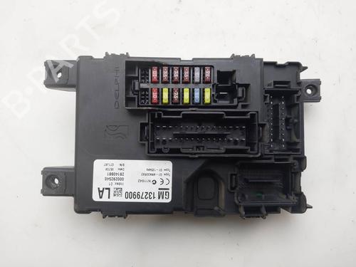 Used Fuse box Fuse box 39184260 39184260