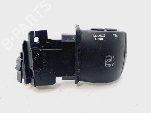 Used Switch RENAULT MEGANE III Hatchback (BZ0/1_, B3_) 1.2 TCe (BZ2B, BZ11) (116 hp) 31138895