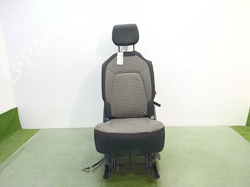 rear-seat-citroen-c4-grand-picasso-ii-da_-de_-2013-35944723 main image