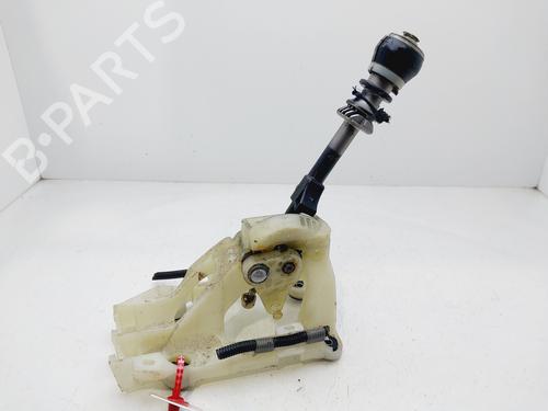 Used Gear lever TOYOTA COROLLA Saloon (_E15_) [2006-2018]  32729220