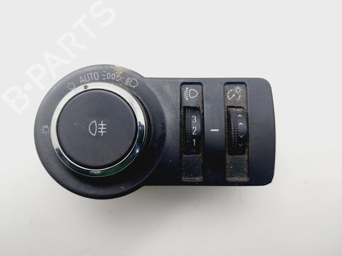 Used Headlight switch OPEL INSIGNIA A (G09) [2008-2017]  32154821