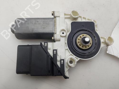 Used Right rear window motor Right rear window motor VW GOLF IV (1J1) 1.9 TDI (90 hp) 33616655 33616655