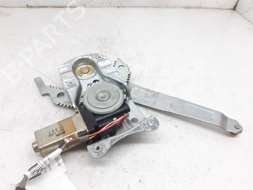 Rudehejsemekanisme venstre bagtil MAZDA 323 F VI Hatchback (BJ) 1.6 (BJ10M) (98 hp) 7993633