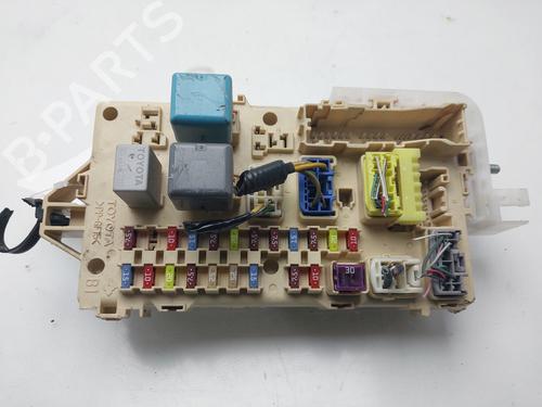 Used Fuse box Fuse box TOYOTA COROLLA Verso (ZER_, ZZE12_, R1_) 2.2 D-4D (AUR10_, AUR10R) (136 hp) 33605224 33605224