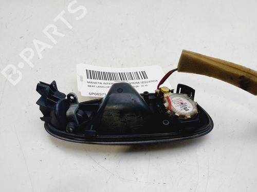 Front left interior door handle SEAT LEON (1P1)  | BP27322836I13 
