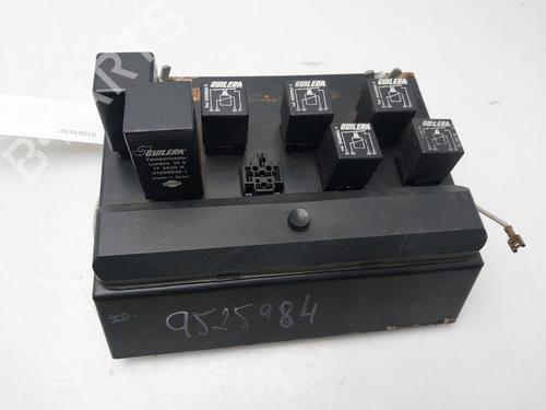 Used Fuse box Fuse box 37438014 37438014
