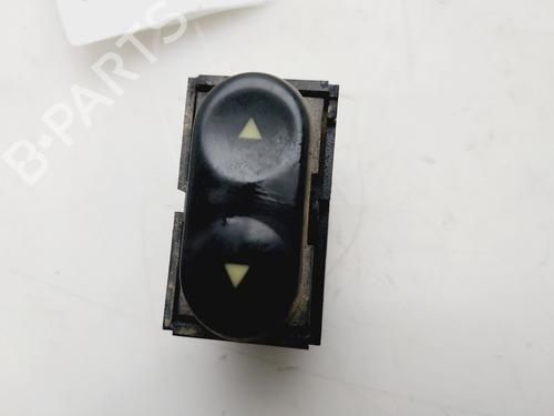 Used Left front window switch FIAT PUNTO (176_) 60 1.2 (176AP, 176AR, 176AQ, 176BB) (60 hp) 23074511