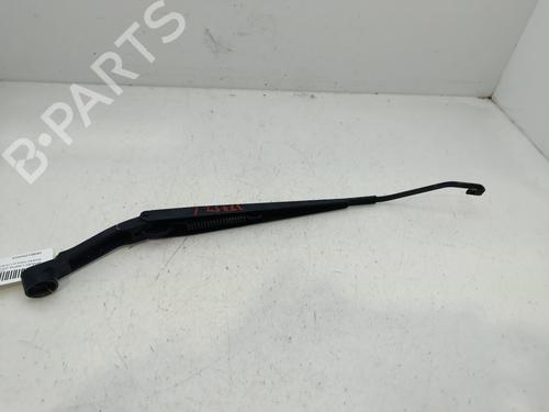 Used Front windshield wiper arm Front windshield wiper arm 32320127 32320127