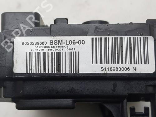Fuse box CITROËN C5 II (RC_) 1.6 HDi (RC8HZB) | BP39385867E1 - Image 3