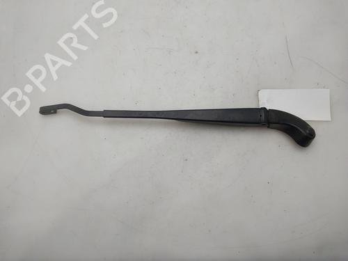 Used Front windshield wiper arm Front windshield wiper arm 37151352 37151352