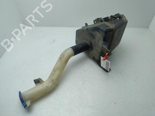 Used Windscreen washer tank KIA SPORTAGE II (JE_, KM_) 2.0 i 16V (141 hp) 28066937