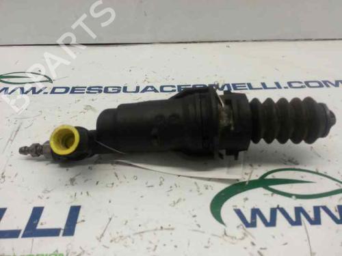 Used Clutch slave cylinder PEUGEOT 406 (8B) 2.2 HDi (133 hp) 13989736