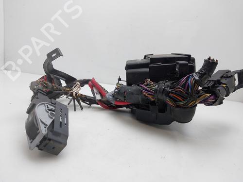 Fuse box JAGUAR XE (X760) 2.0 D | BP18073053E1 