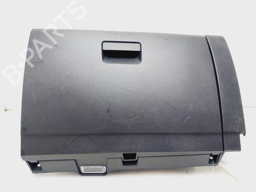 Used Glove box SEAT ARONA (KJ7, KJP) 1.6 TDI (115 hp) 26282258