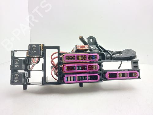 Used Fuse box Fuse box 37416588 37416588