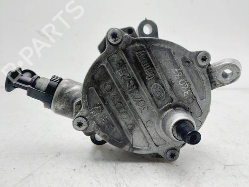 Used Vacuum pump VOLVO C70 II Convertible (542) D5 (180 hp) 27839977