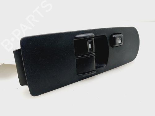 Pulsantiera anteriore sinistra MITSUBISHI COLT VI (Z3_A, Z2_A) 1.1 (Z31A, Z32A) (75 hp) 32139416