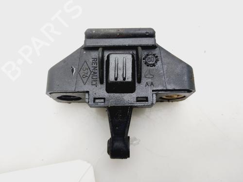 Used Tailgate lock RENAULT MEGANE I Classic (LA0/1_) 1.4 16V (LA0D, LA1H, lA0W, LA10) (95 hp) 32436773