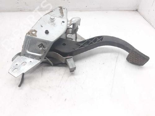 Used Clutch pedal OPEL ASTRA H (A04) 1.7 CDTI (L48) (100 hp) 8765126