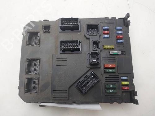Used Fuse box Fuse box 38951843 38951843