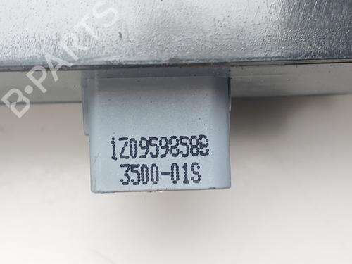 Left front window switch SKODA OCTAVIA II (1Z3) 1.6 TDI | BP33792965I27  - Image 5