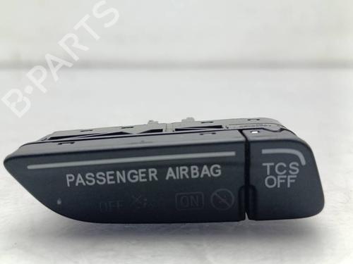 switch-ford-transit-courier-b460-mpv-2014-40182099 main image