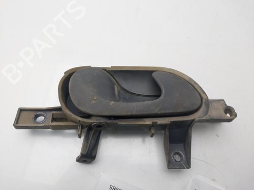 Używane Klamka wewnętrzna drzwi przednich lewych FIAT SCUDO Platform/Chassis (220_) 2.0 JTD (94 hp) 30832581