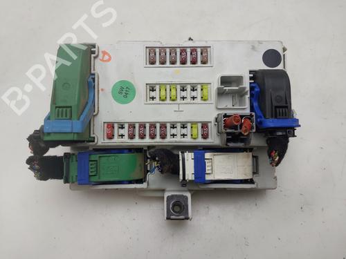Used Fuse box Fuse box 37154806 37154806