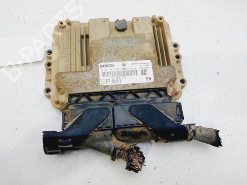 Used Engine control unit (ECU) OPEL ZAFIRA / ZAFIRA FAMILY B (A05) 1.9 CDTI (M75) (120 hp) 31071869