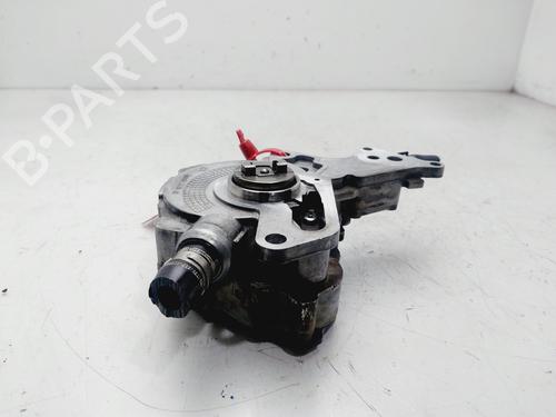 Used Vacuum pump AUDI A4 B6 Avant (8E5) [2000-2005]  30142563