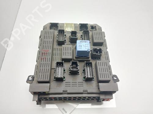 Fuse box PEUGEOT 607 (9D, 9U) | BP31877246E1
