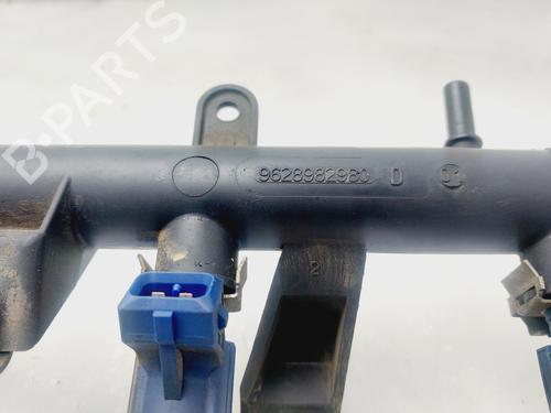 Used Injection rail PEUGEOT 306 Hatchback (7A, 7C, N3, N5) [1993-2003]  32219503