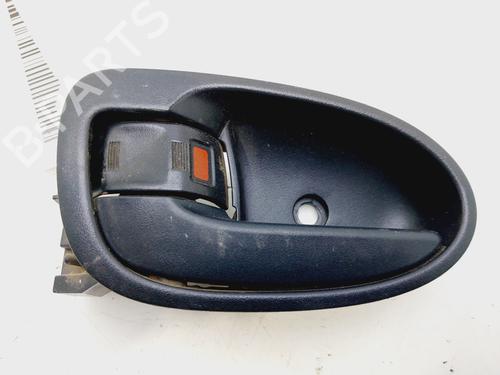 Used Front left interior door handle TOYOTA YARIS (_P9_) 1.4 D-4D (NLP90_, NLP90R) (90 hp) 30564791