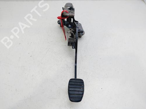 Used Clutch pedal RENAULT CLIO III Grandtour (KR0/1_) 1.5 dCi (KR0F) (86 hp) 30553506