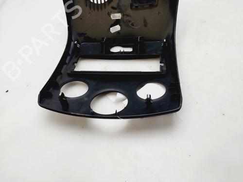 Middle console RENAULT CLIO III (BR0/1, CR0/1) 1.5 dCi (BR17, CR17) | BP28069073I22 